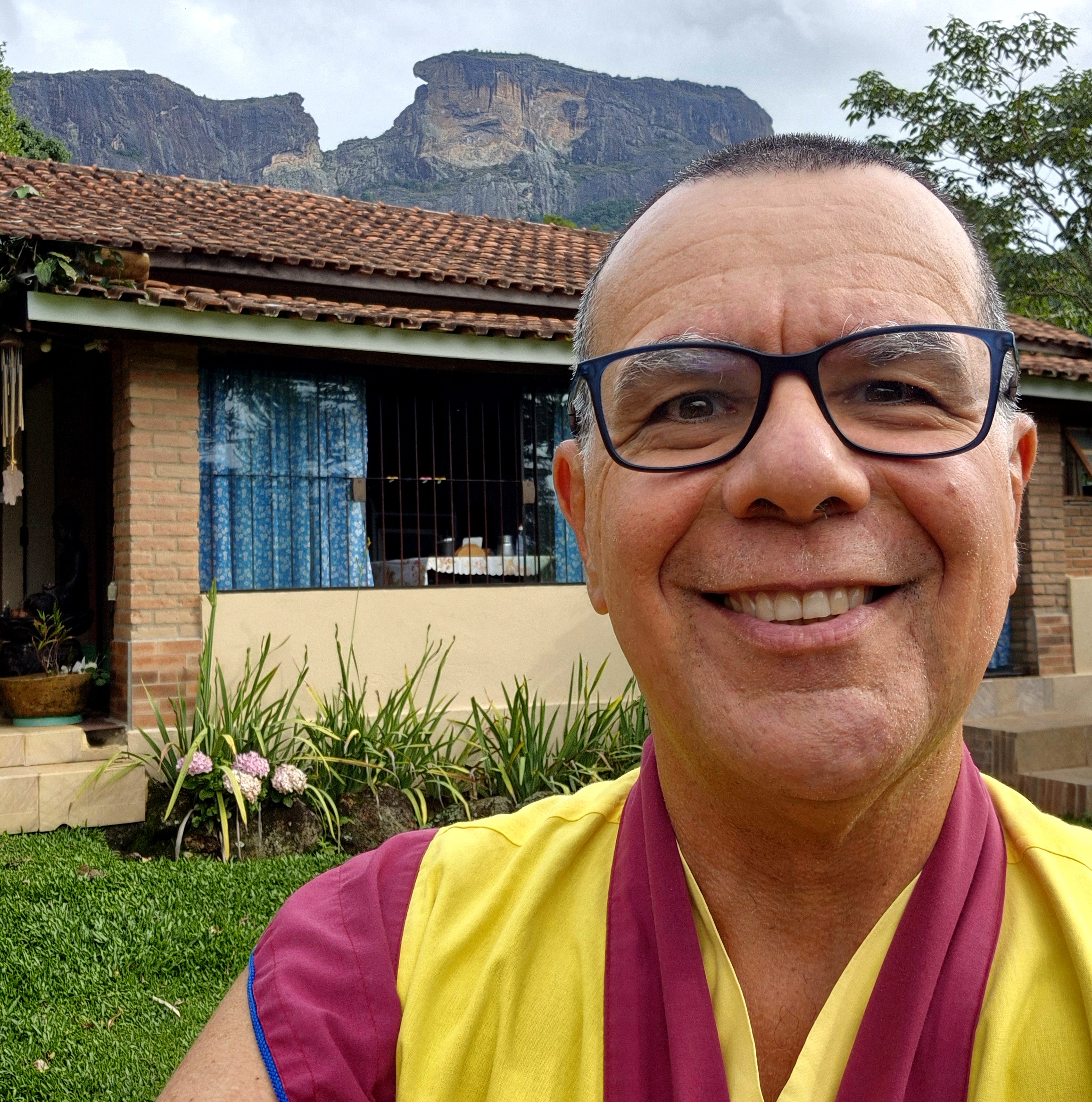 FOTO DE TRABALHO ATUAL DE GEN DRIME (a da pedra do baú)